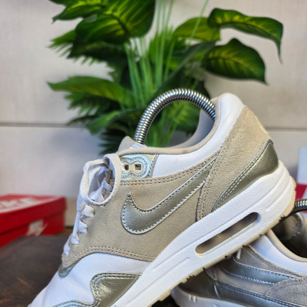 Nike Air Max 1 Metallic Gold maat 38,5