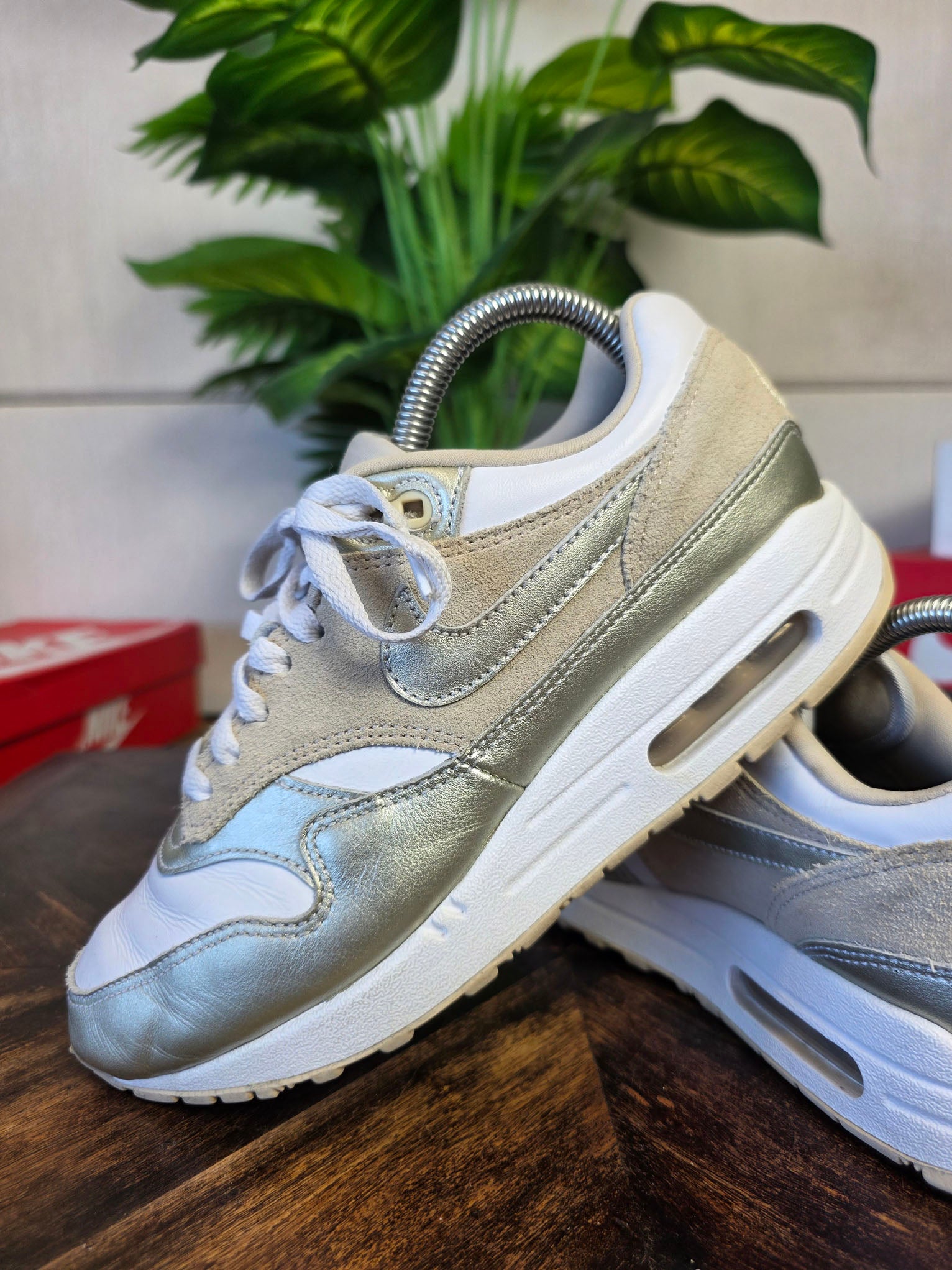 Nike Air Max 1 Metallic Gold maat 38,5