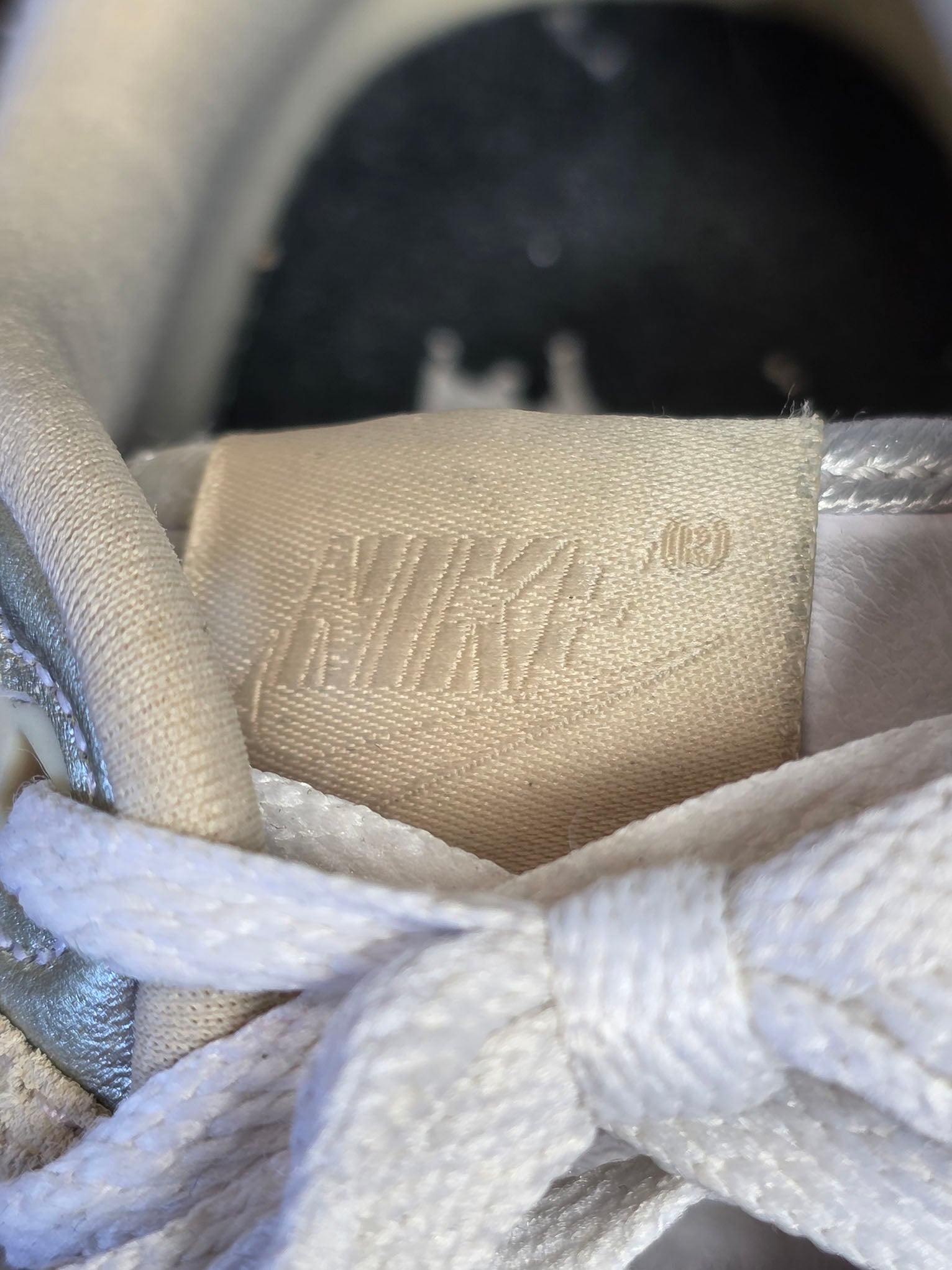 Nike Air Max 1 Metallic Gold maat 38,5