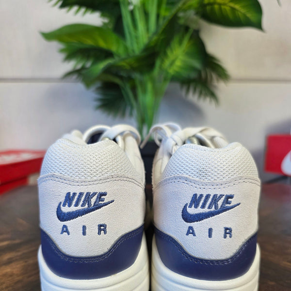 Nike Air Max 1 Essential Sanded Purple maat 43
