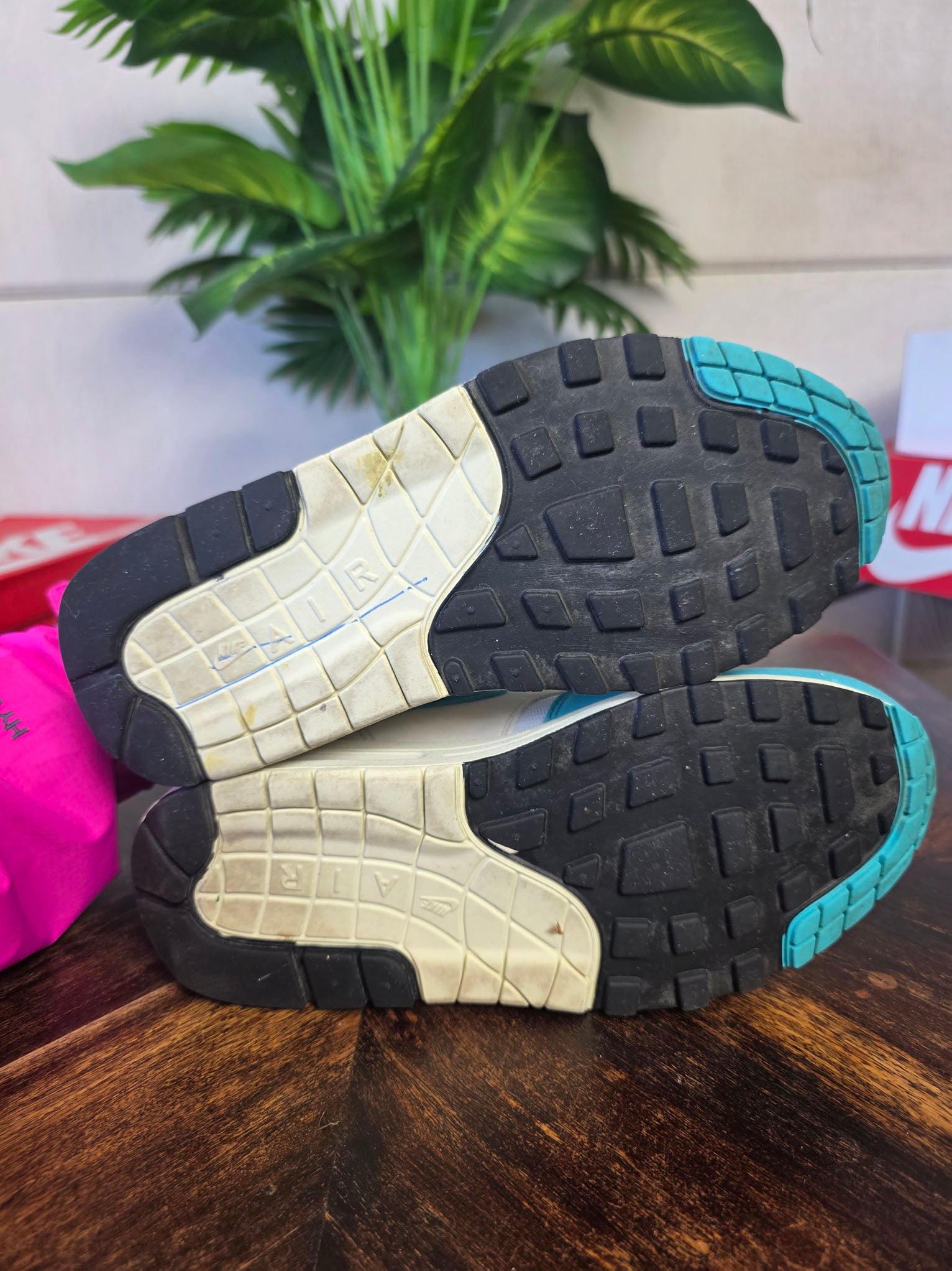 Nike Air Max 1 Dusty Cactus maat 36,5