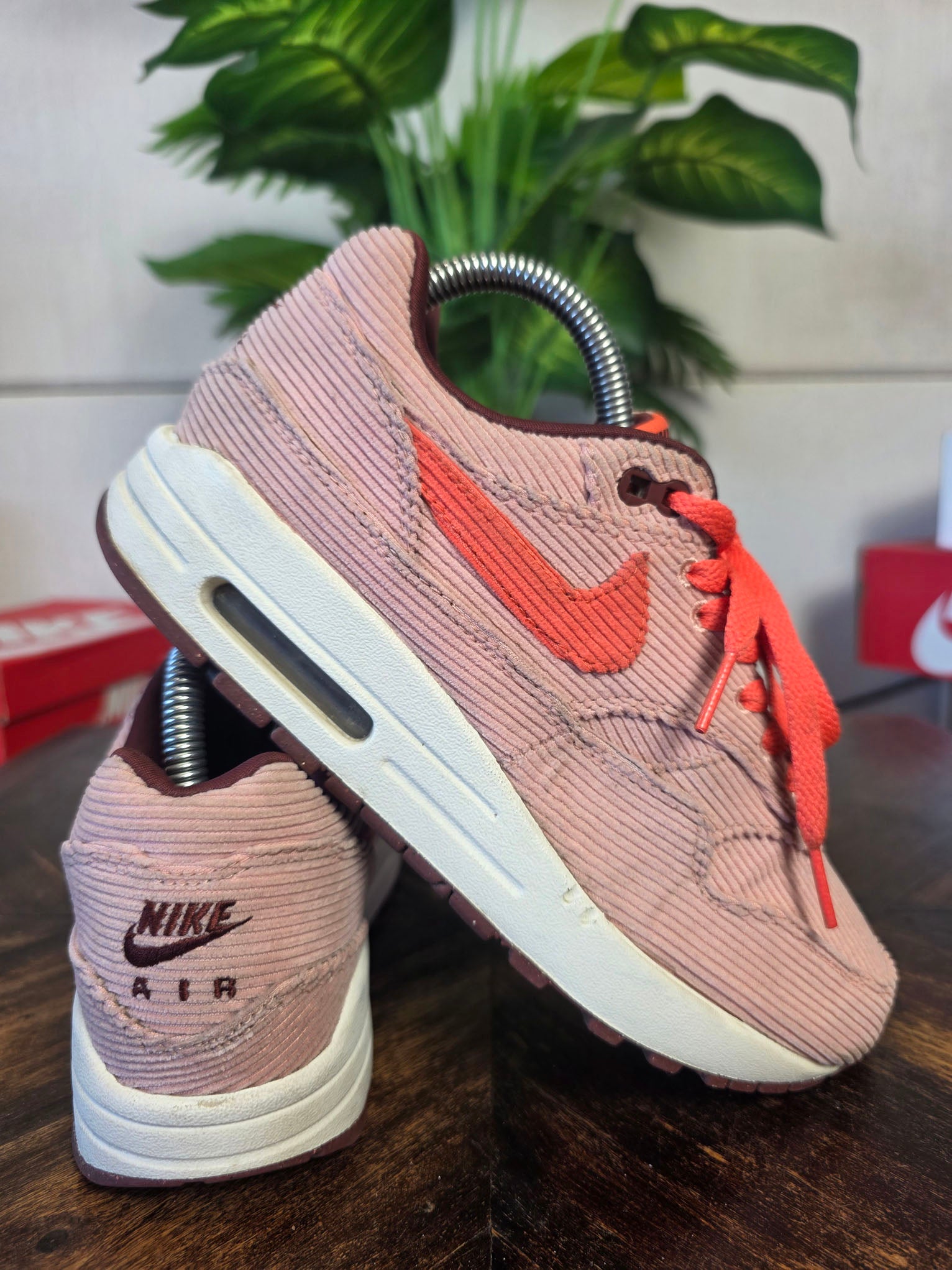 Nike Air Max 1 PRM Corduroy Stardust maat 38
