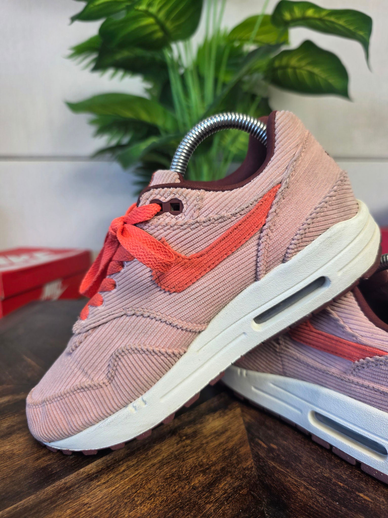 Nike Air Max 1 PRM Corduroy Stardust maat 38