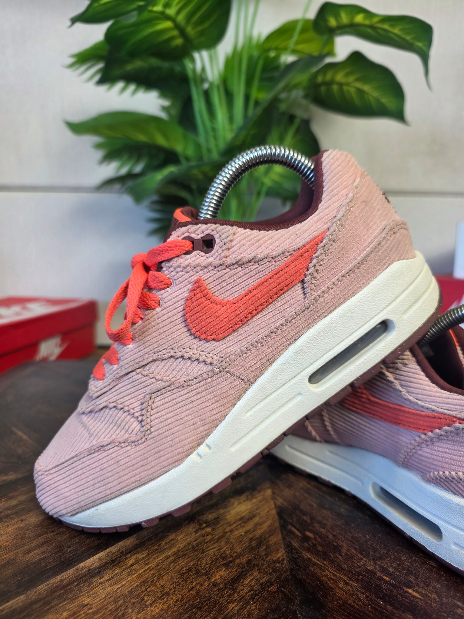 Nike Air Max 1 PRM Corduroy Stardust maat 38