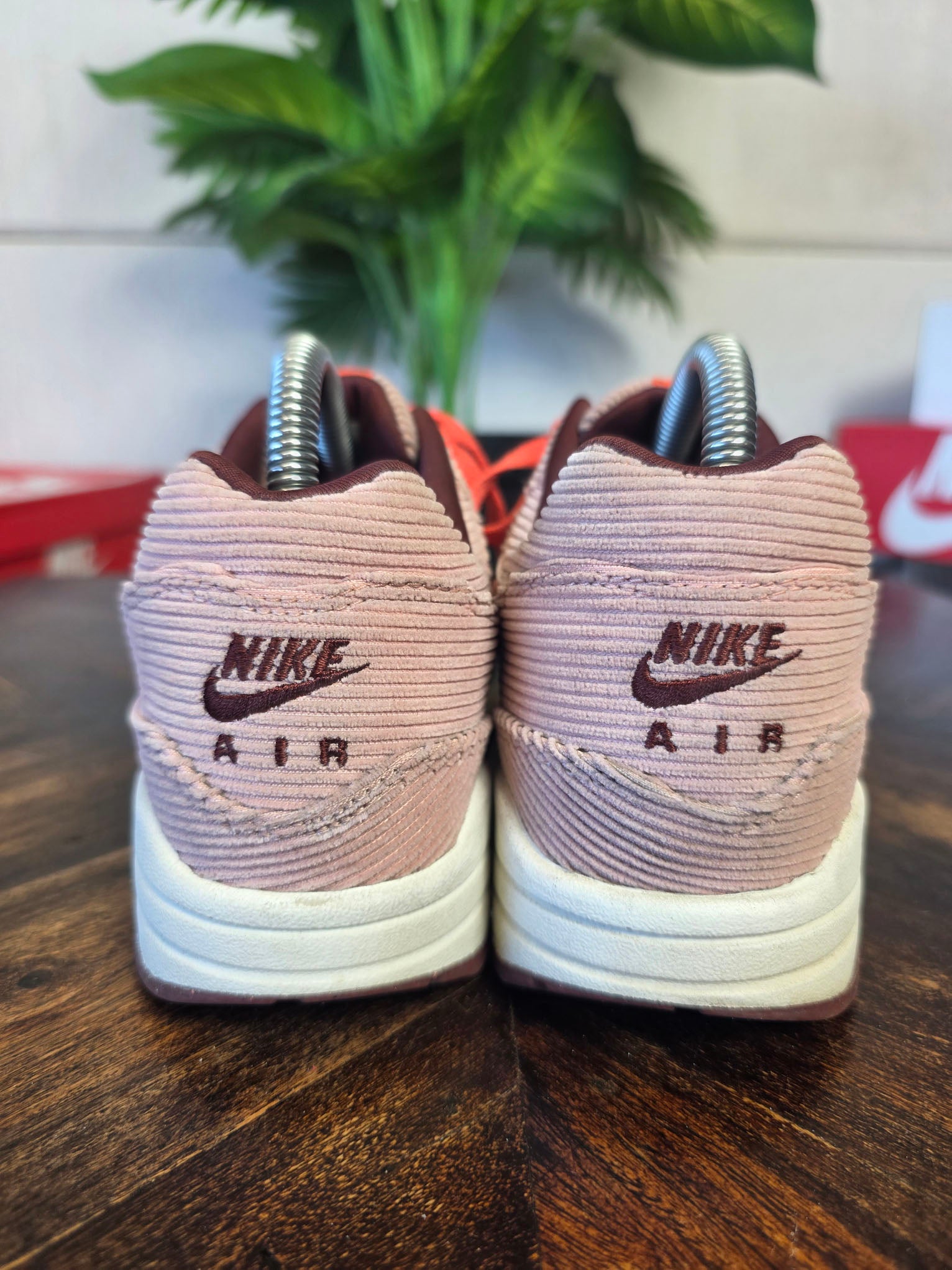 Nike Air Max 1 PRM Corduroy Stardust maat 38