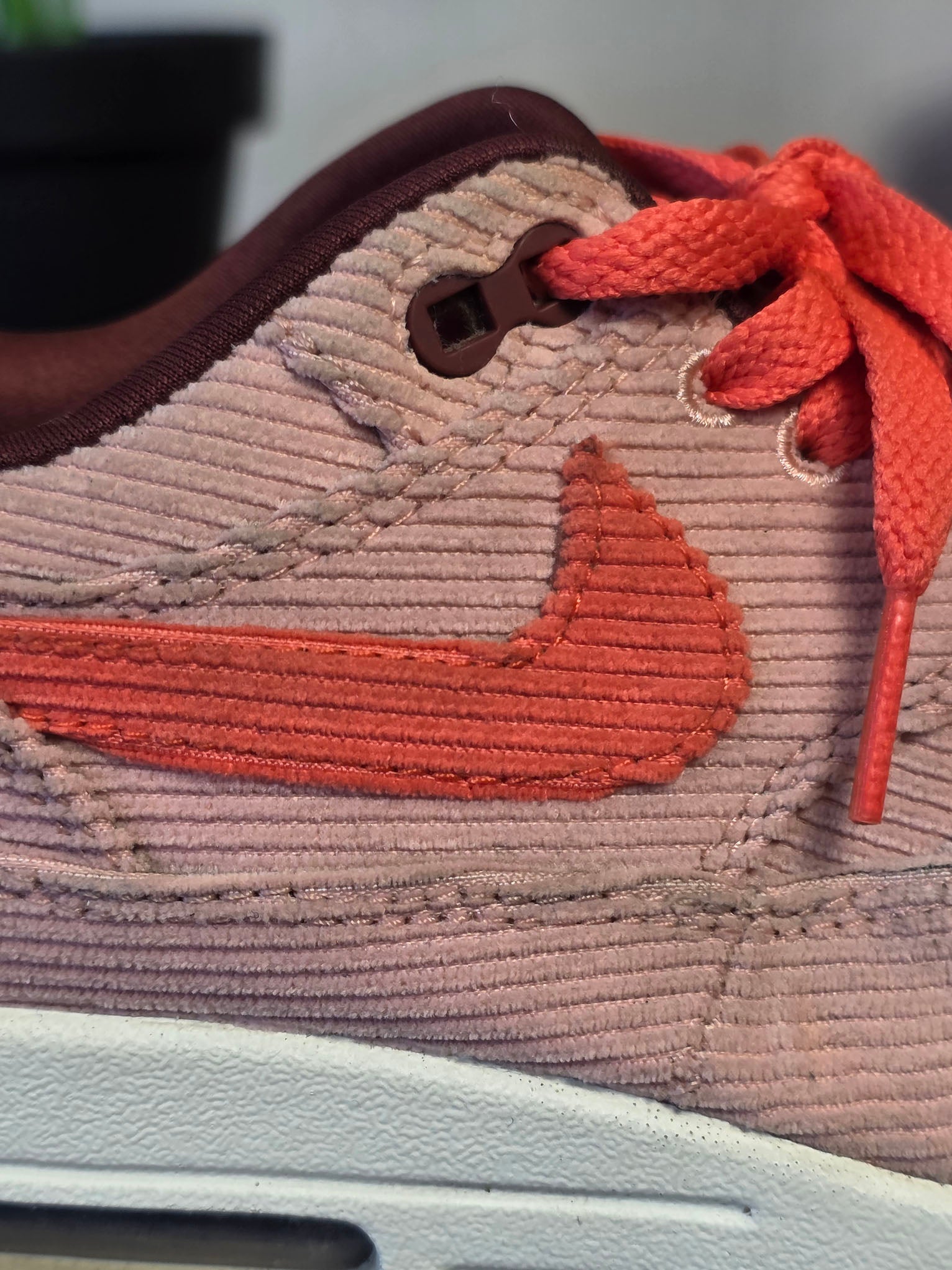 Nike Air Max 1 PRM Corduroy Stardust maat 38