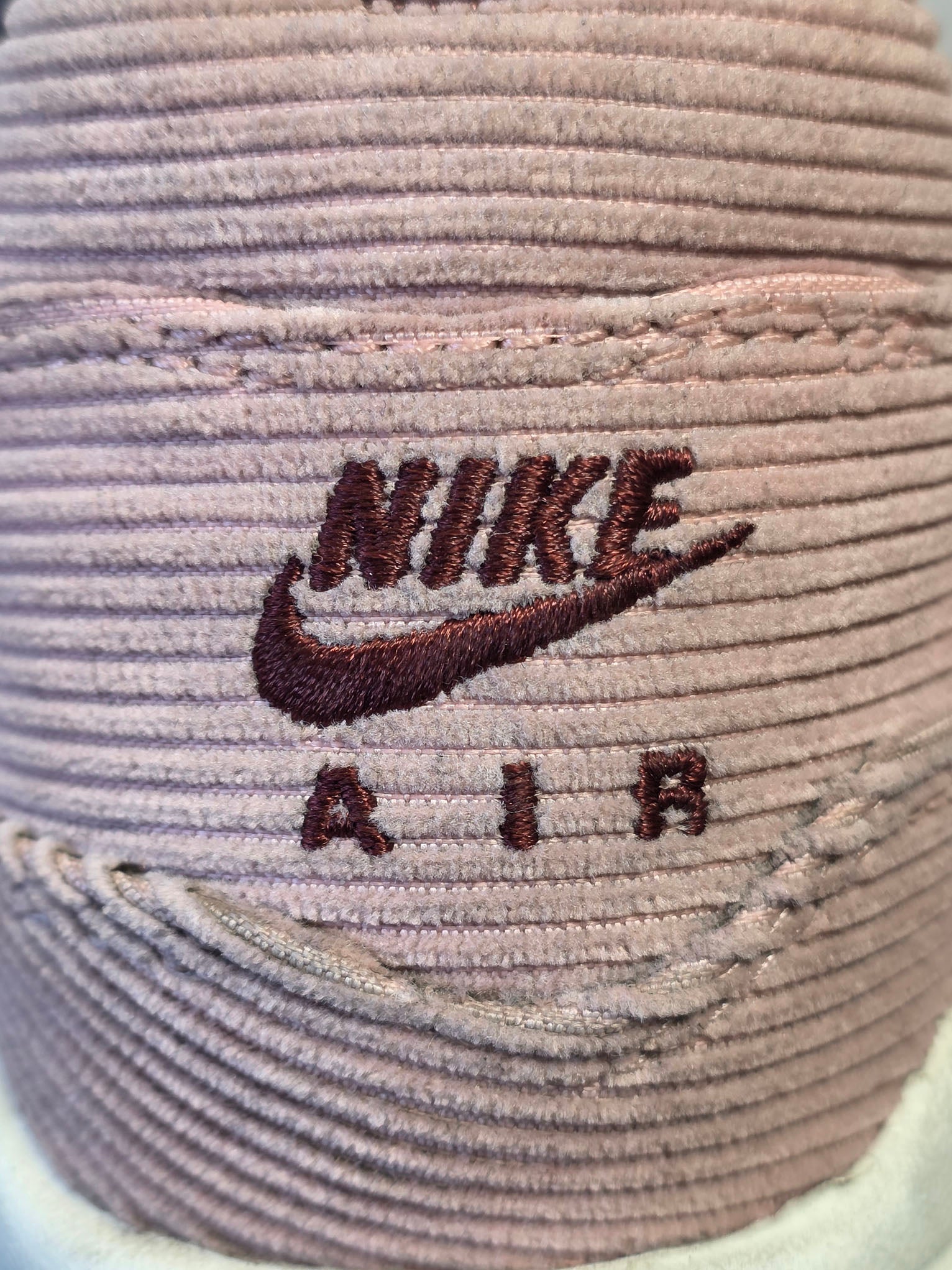 Nike Air Max 1 PRM Corduroy Stardust maat 38