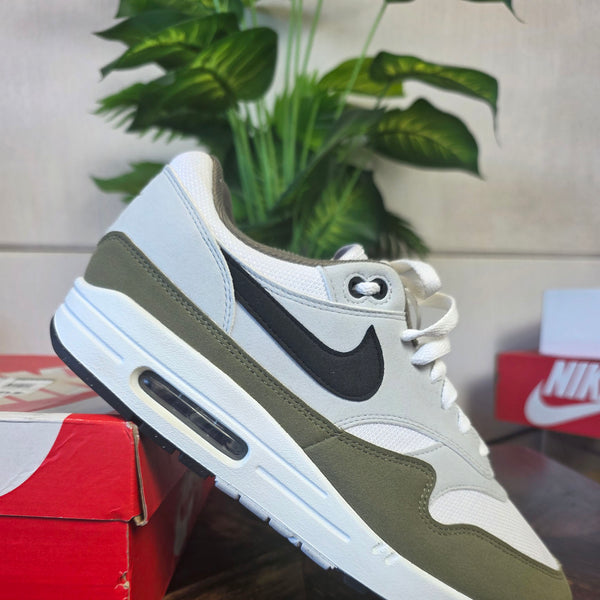Nike Air Max 1 Medium Olive maat 45
