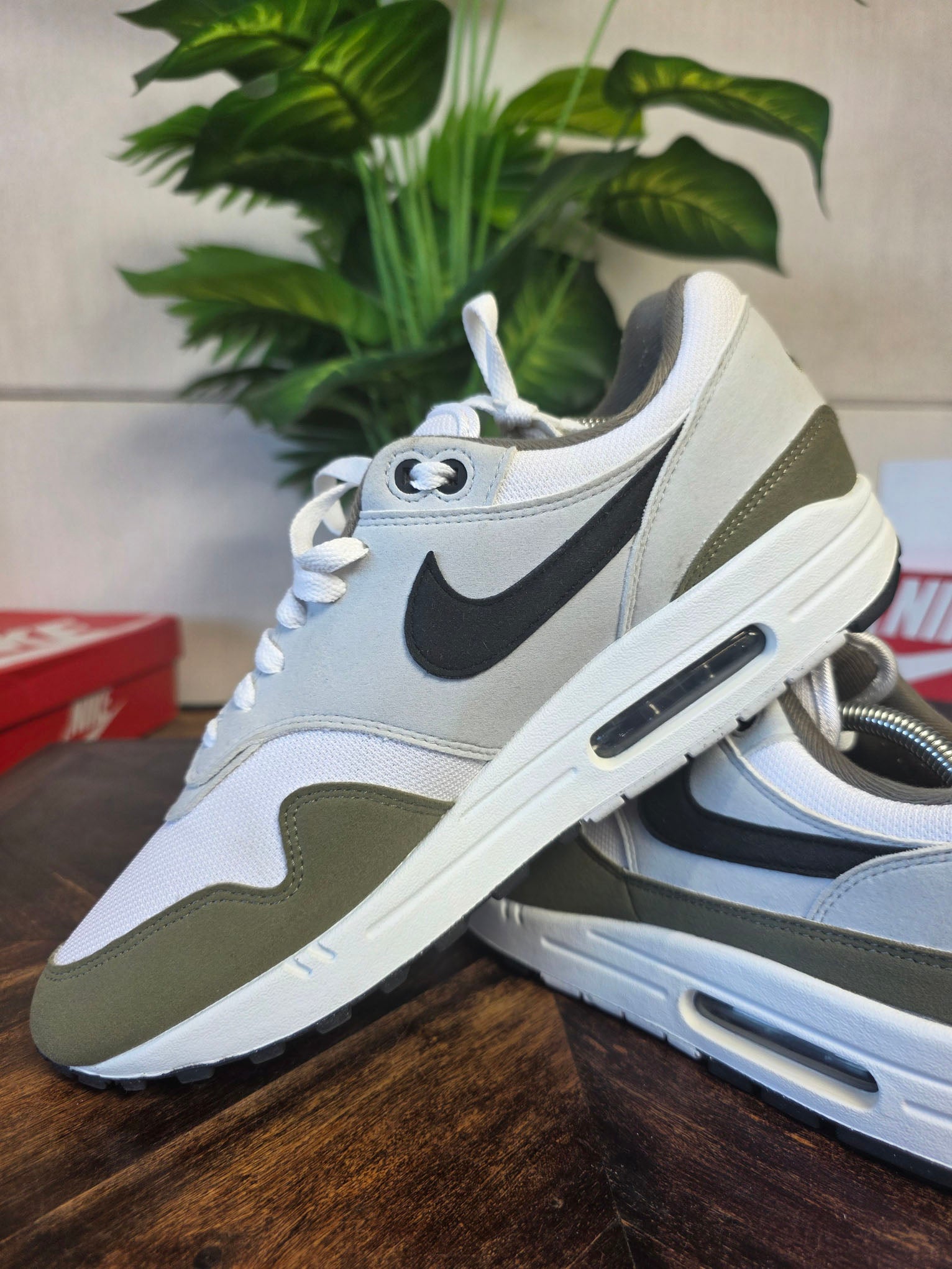 Nike Air Max 1 Medium Olive maat 45