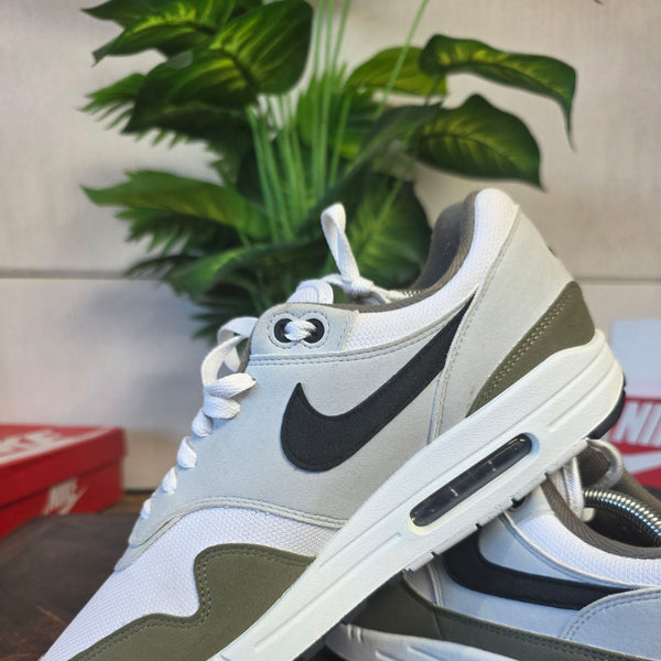 Nike Air Max 1 Medium Olive maat 45