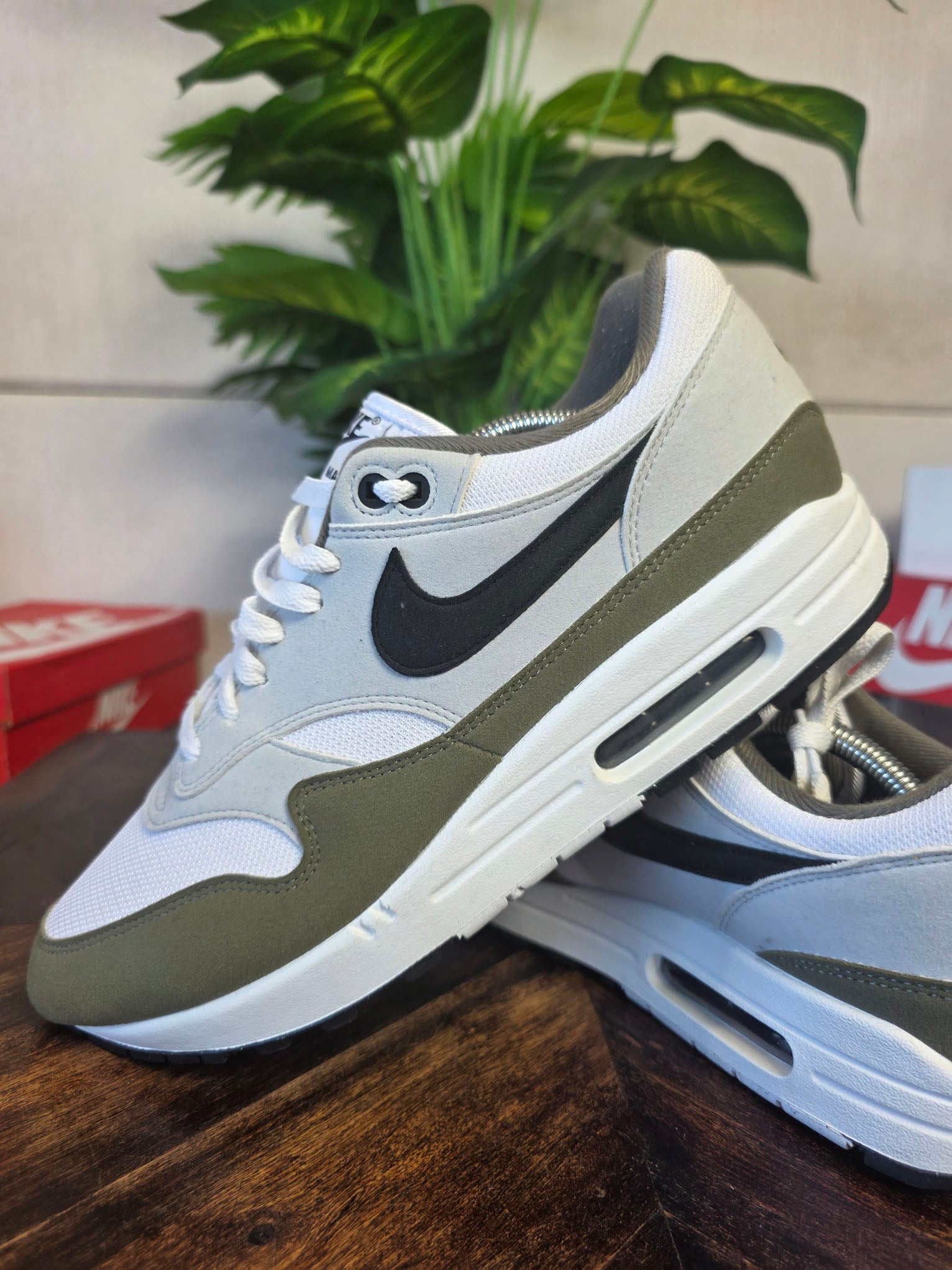Nike Air Max 1 Medium Olive maat 45