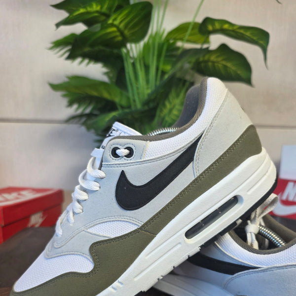 Nike Air Max 1 Medium Olive maat 45