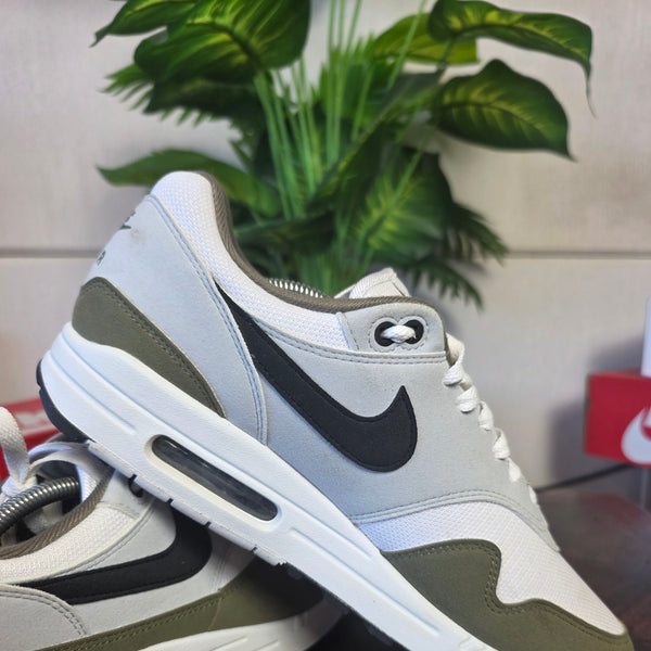Nike Air Max 1 Medium Olive maat 45