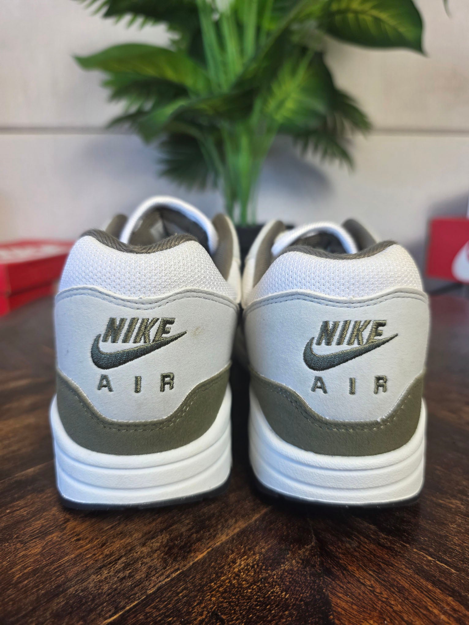 Nike Air Max 1 Medium Olive maat 45