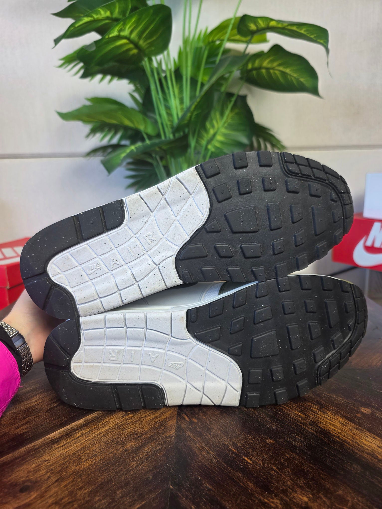 Nike Air Max 1 Medium Olive maat 45