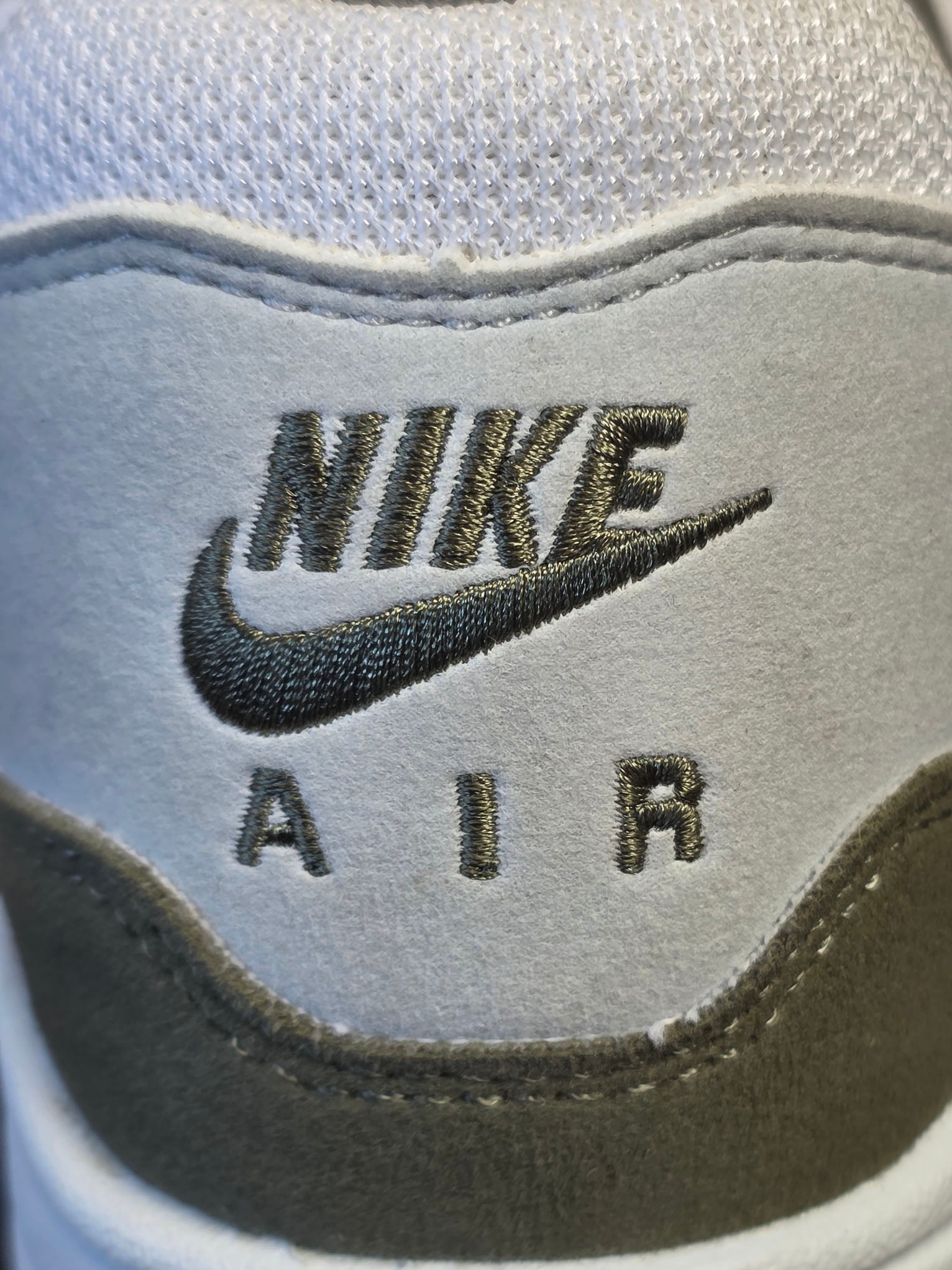 Nike Air Max 1 Medium Olive maat 45