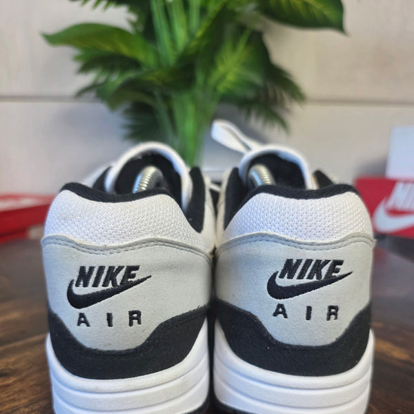 Nike Air Max 1 University Gold maat 43