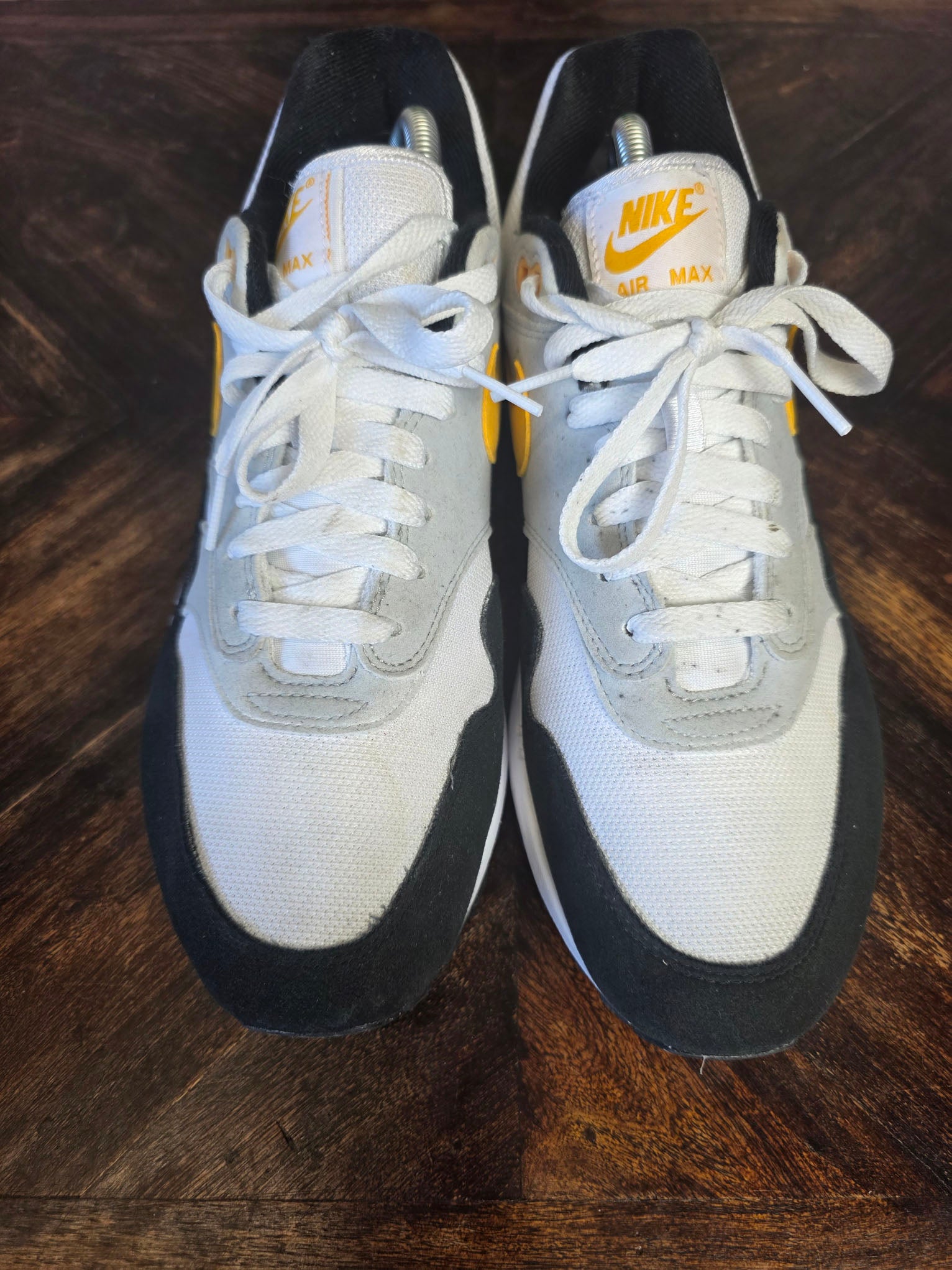 Nike Air Max 1 University Gold maat 43