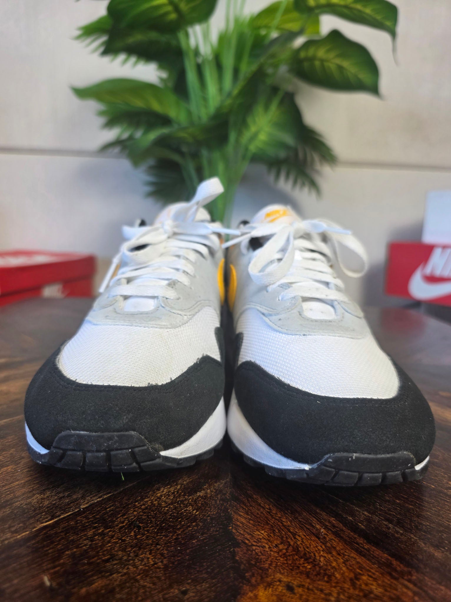 Nike Air Max 1 University Gold maat 43