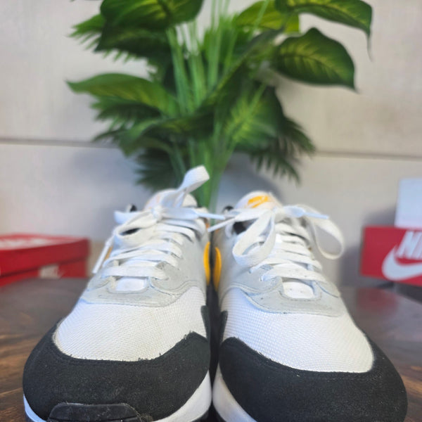 Nike Air Max 1 University Gold maat 43