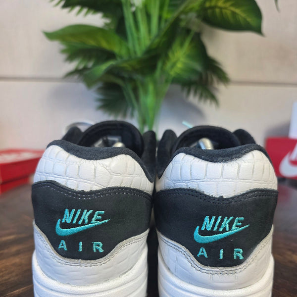 Nike Air Max 1 White Black Blue maat 44,5