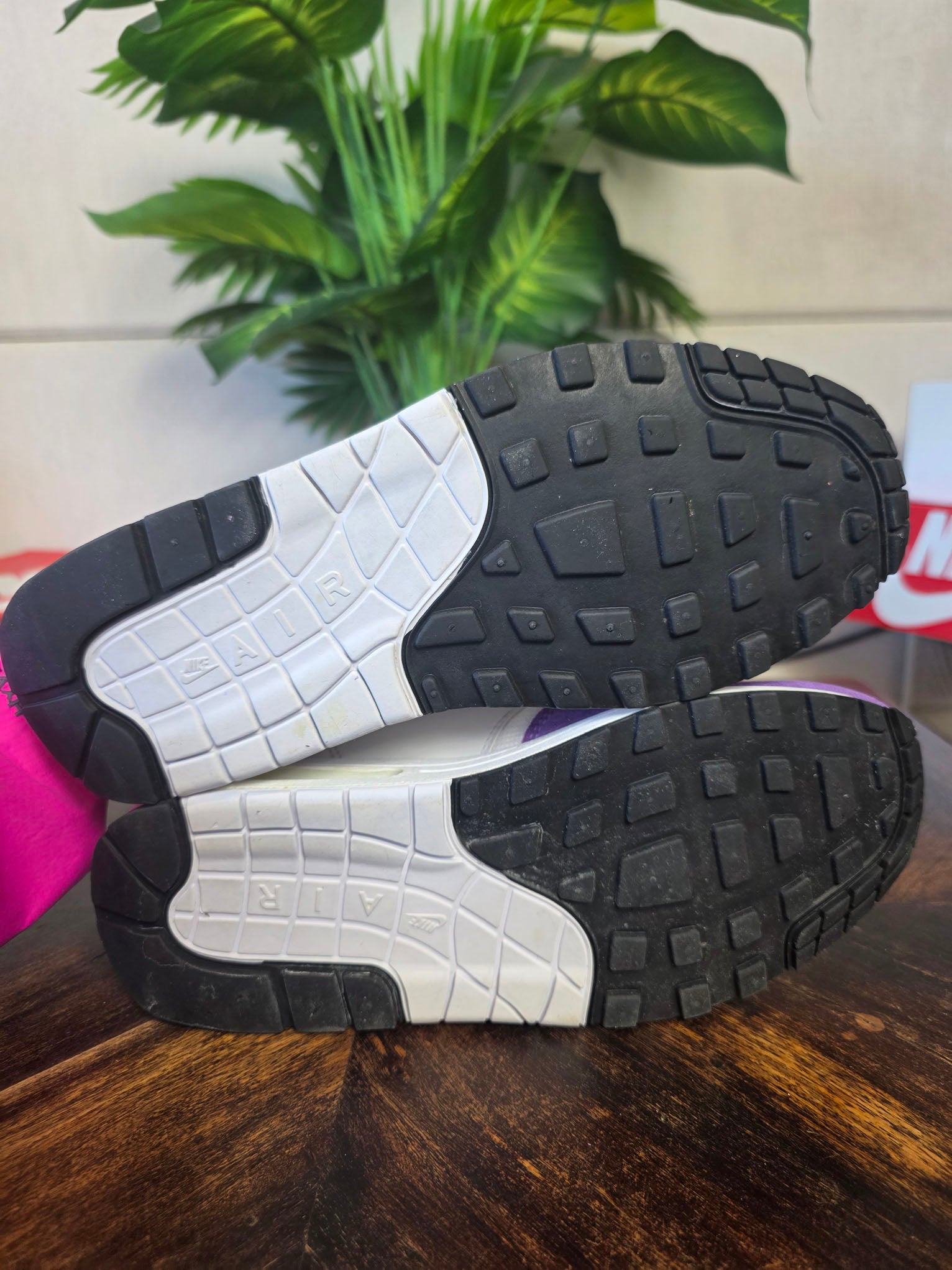 Nike Air Max 1 Atomic Violet maat 40,5