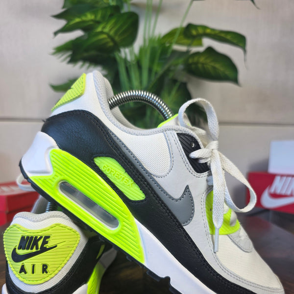 Nike Air Max 90 Gore-Tex Volt maat 41