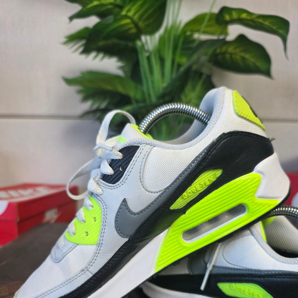 Nike Air Max 90 Gore-Tex Volt maat 41