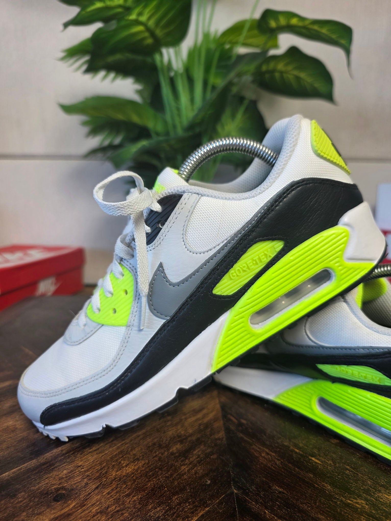 Nike Air Max 90 Gore-Tex Volt maat 41
