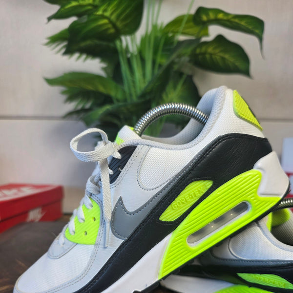 Nike Air Max 90 Gore-Tex Volt maat 41