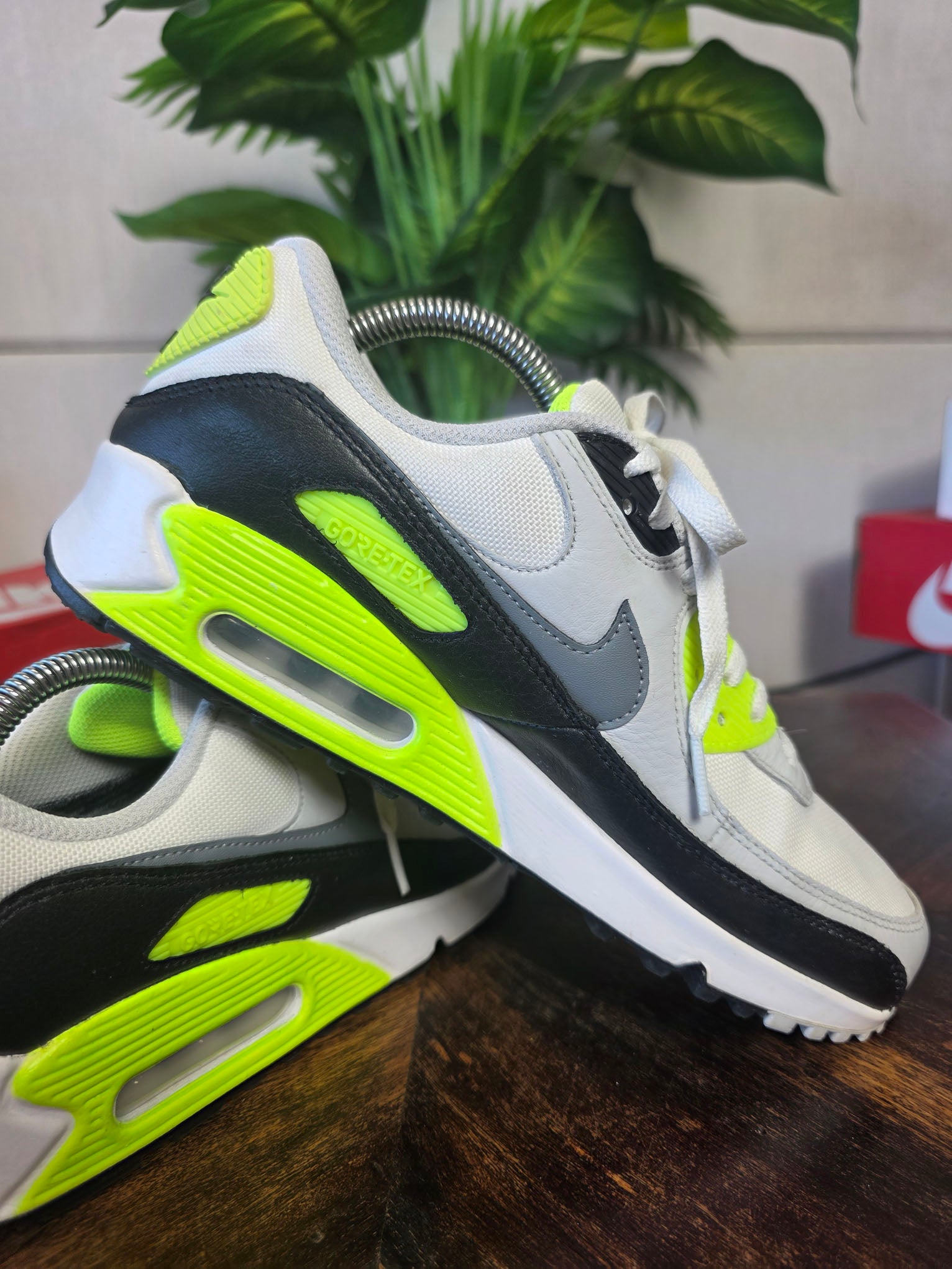 Nike Air Max 90 Gore-Tex Volt maat 41