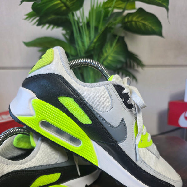 Nike Air Max 90 Gore-Tex Volt maat 41