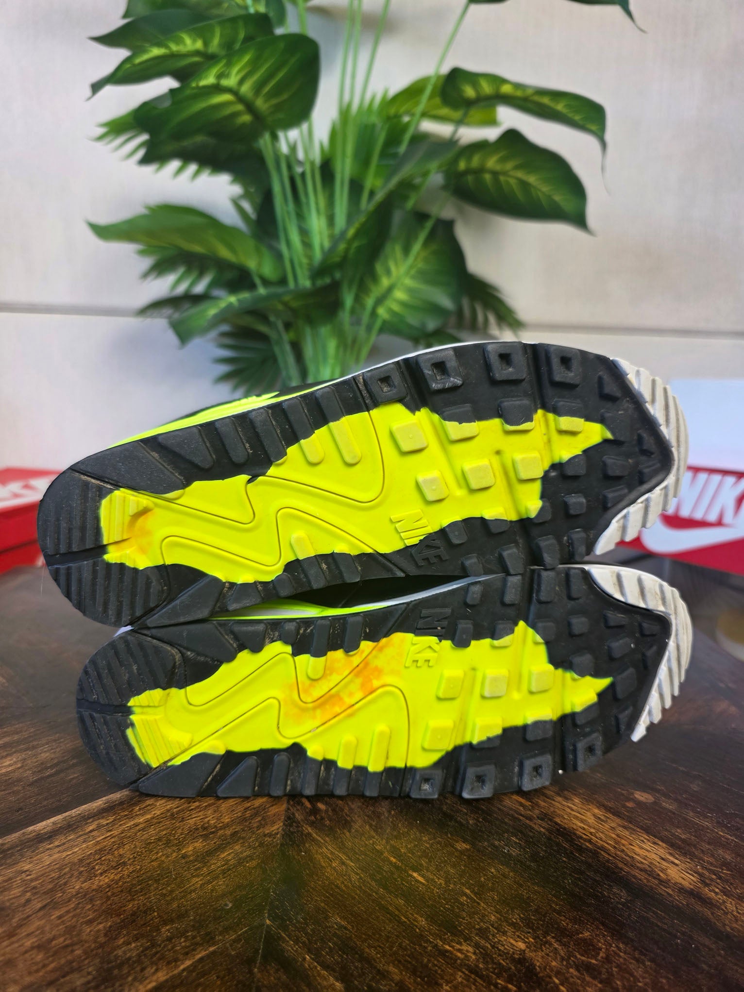 Nike Air Max 90 Gore-Tex Volt maat 41