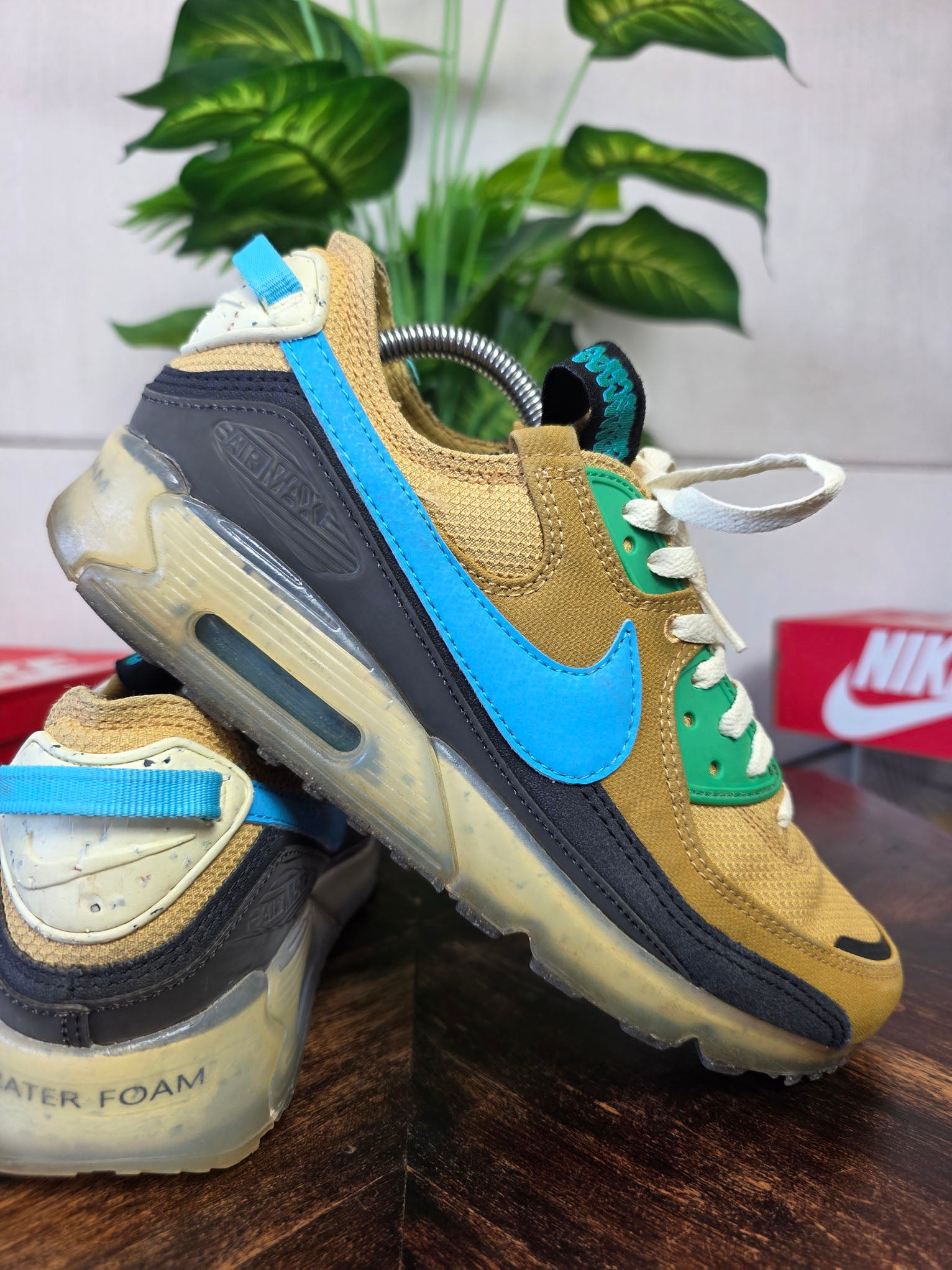 Nike Air Max 90 Terrascape Wheat Gold maat 42,5