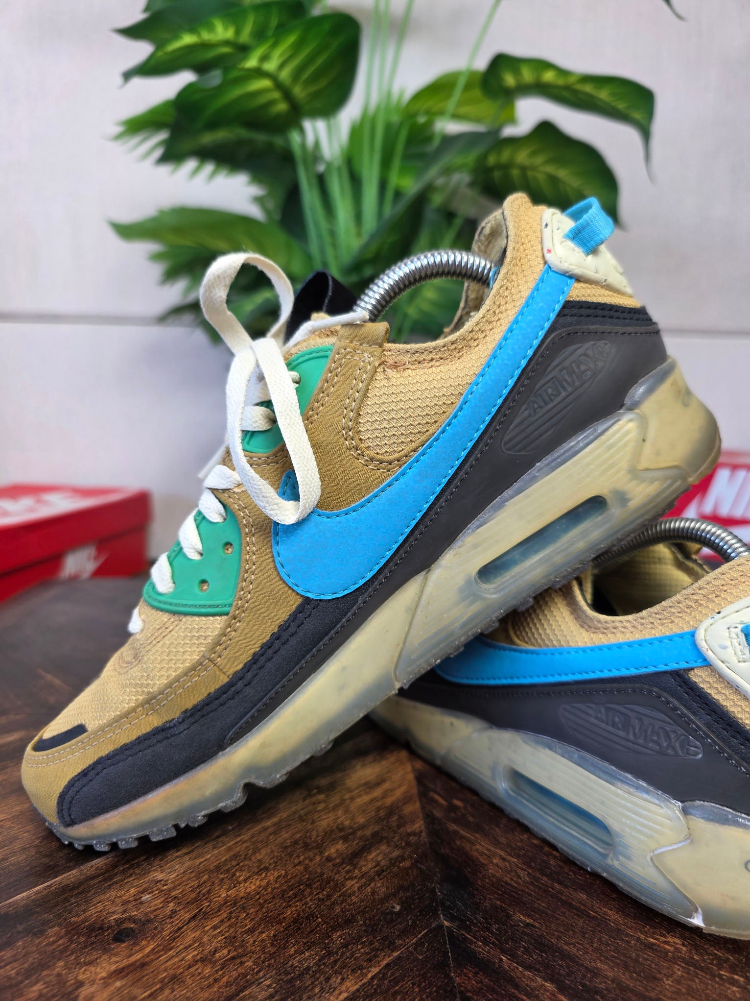 Nike Air Max 90 Terrascape Wheat Gold maat 42,5