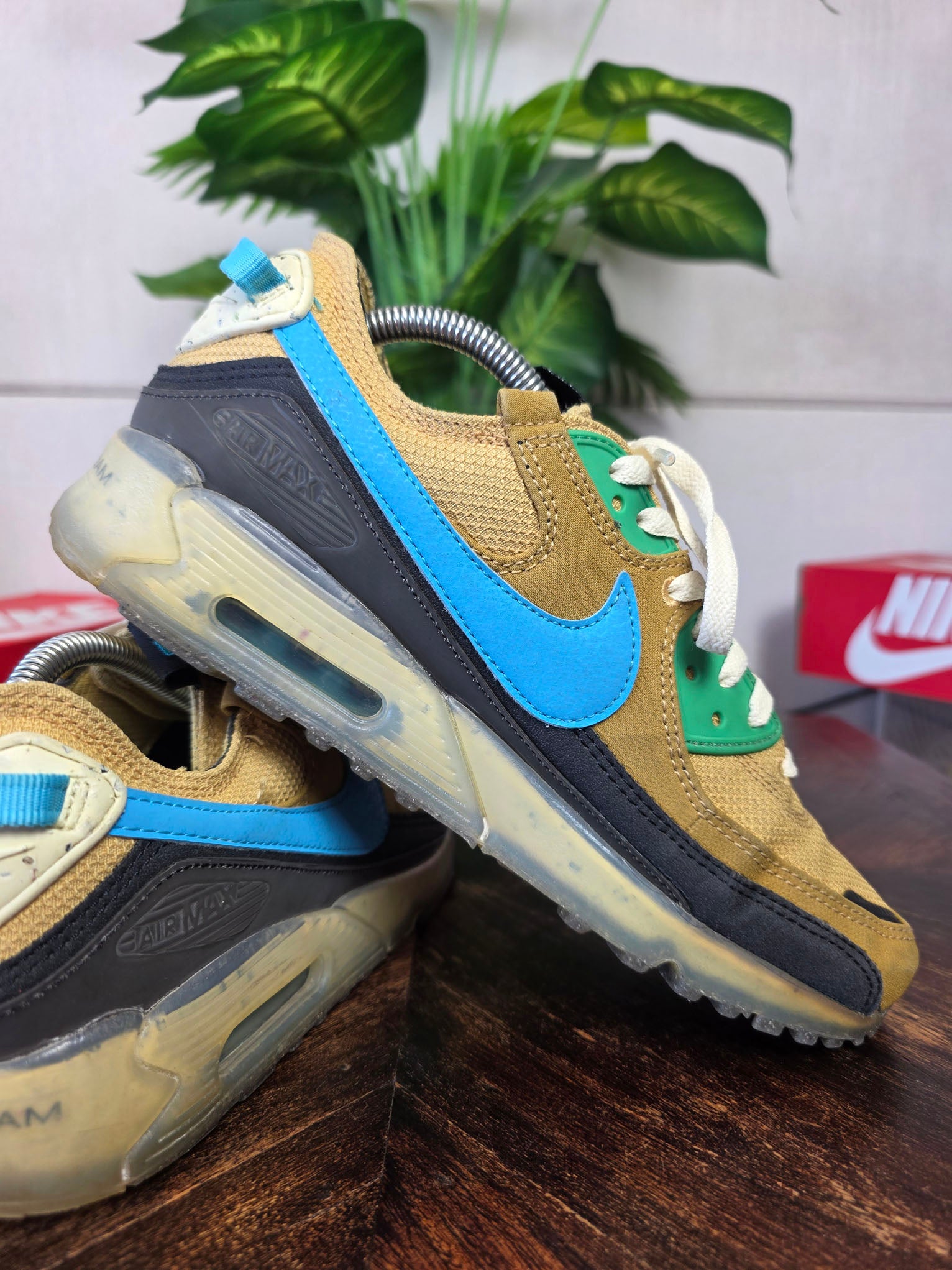 Nike Air Max 90 Terrascape Wheat Gold maat 42,5