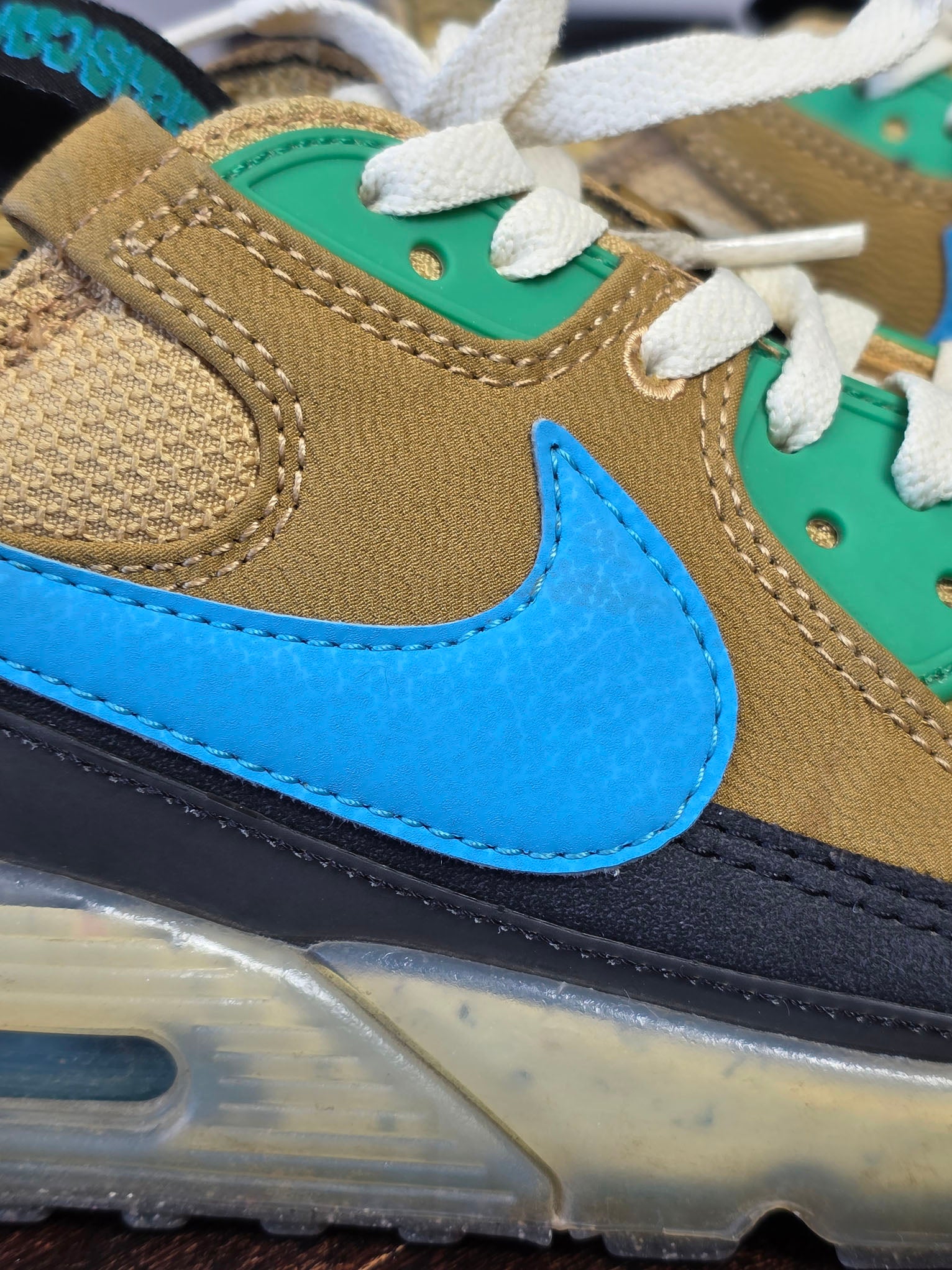 Nike Air Max 90 Terrascape Wheat Gold maat 42,5