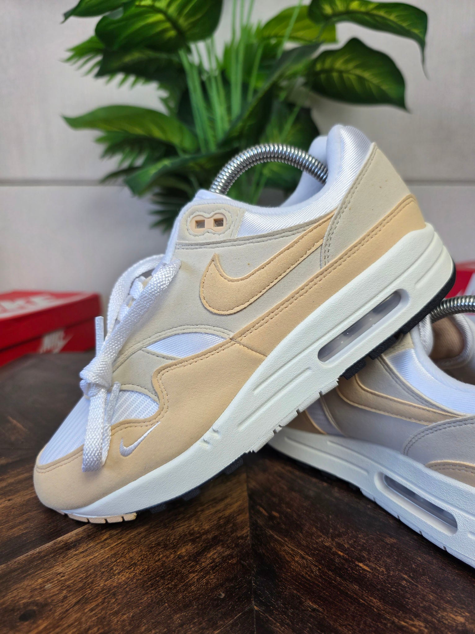 Nike Air Max 1 Light Orewood Brown maat 40,5