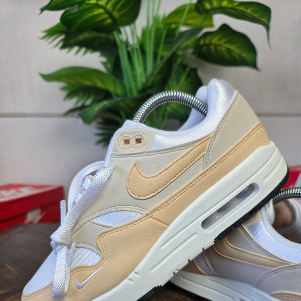 Nike Air Max 1 Light Orewood Brown maat 40,5