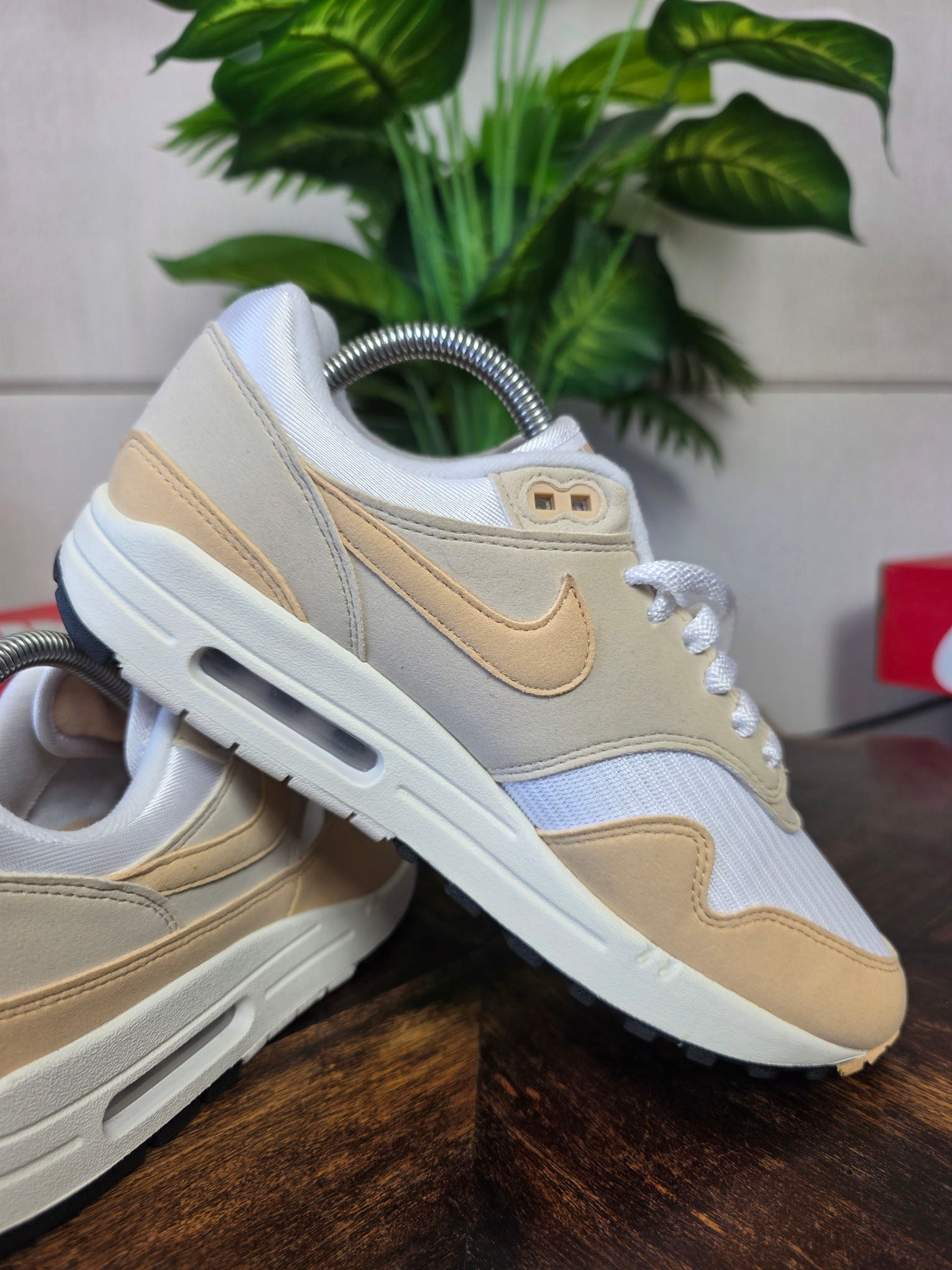 Nike Air Max 1 Light Orewood Brown maat 40,5