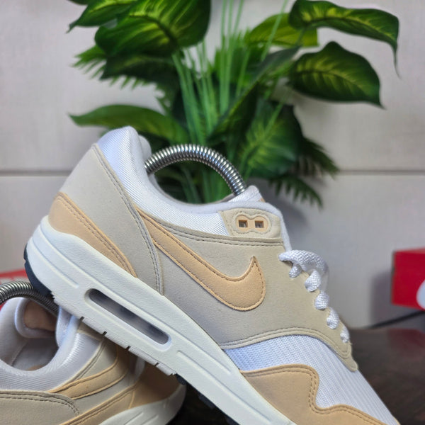 Nike Air Max 1 Light Orewood Brown maat 40,5