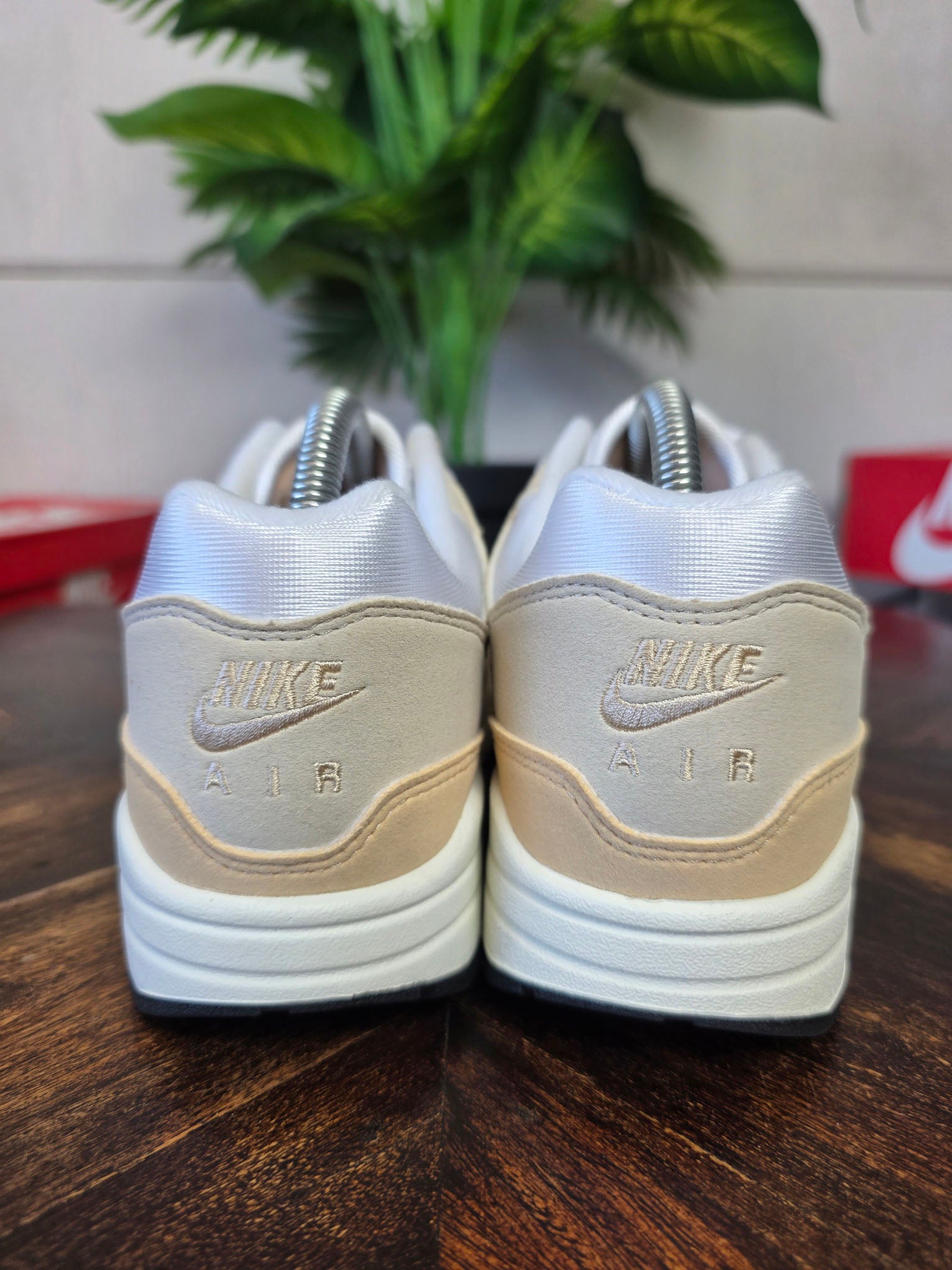 Nike Air Max 1 Light Orewood Brown maat 40,5