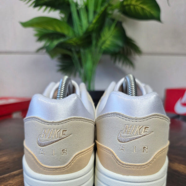 Nike Air Max 1 Light Orewood Brown maat 40,5