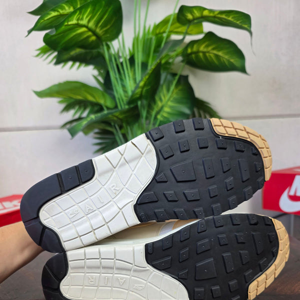 Nike Air Max 1 Light Orewood Brown maat 40,5