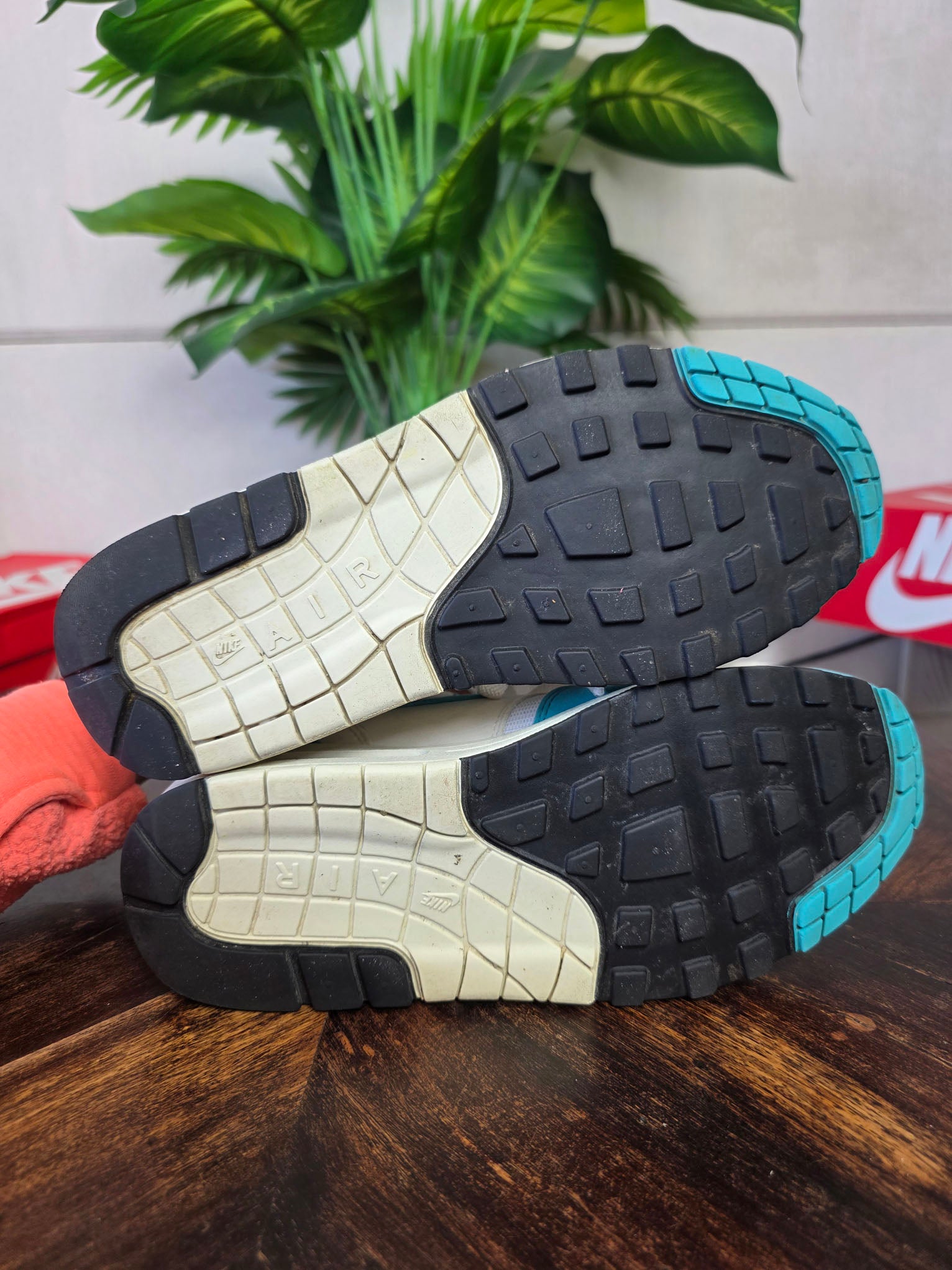 Nike Air Max 1 Dusty Cactus maat 38,5