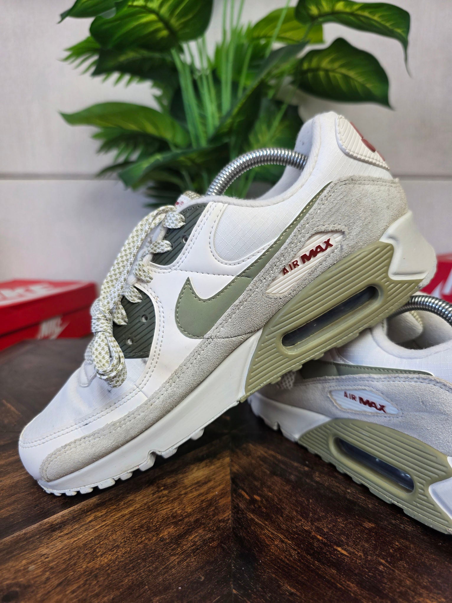 Nike Air Max 90 "Phantom Neutral Olive" maat 42,5