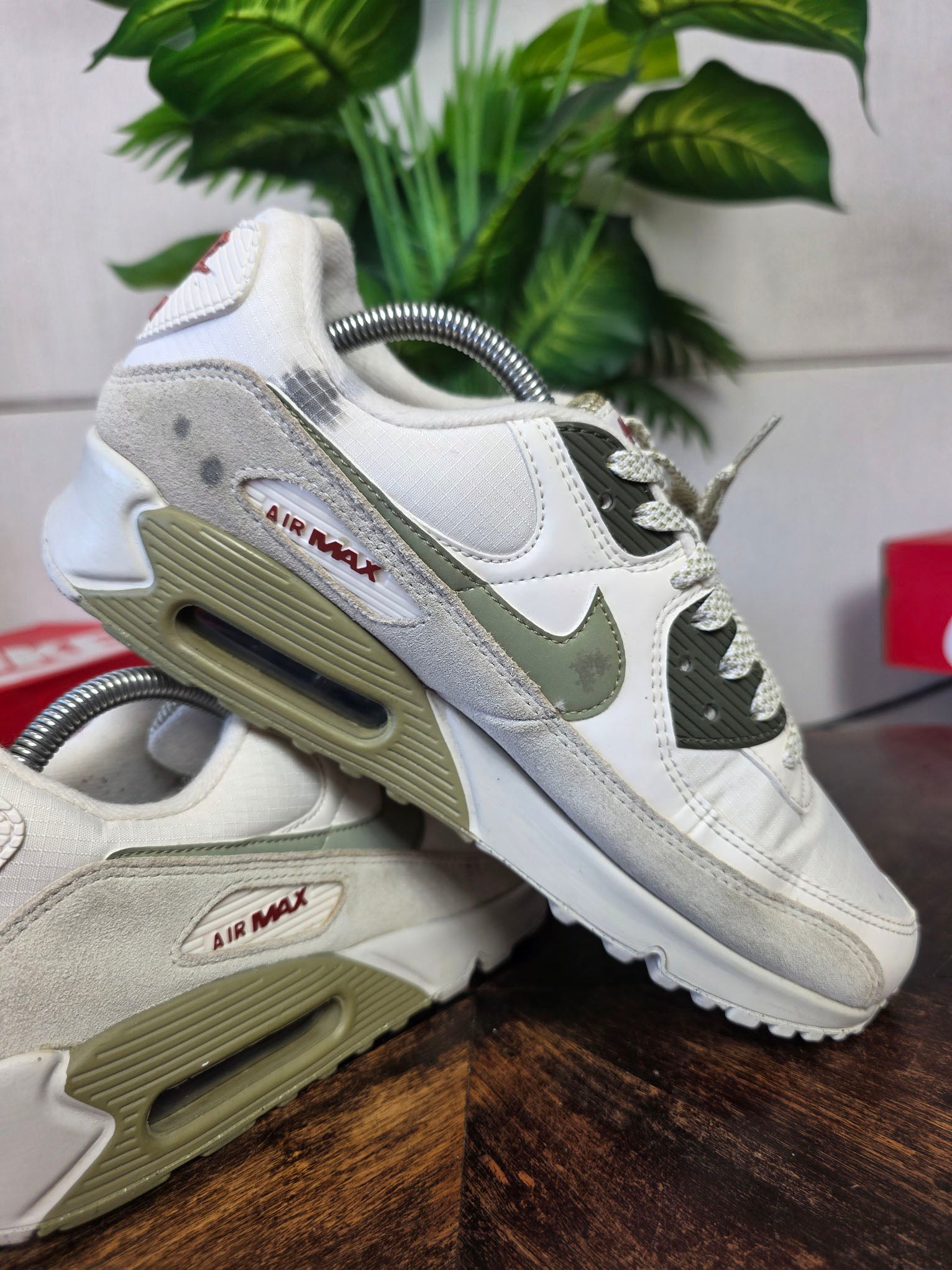 Nike Air Max 90 "Phantom Neutral Olive" maat 42,5