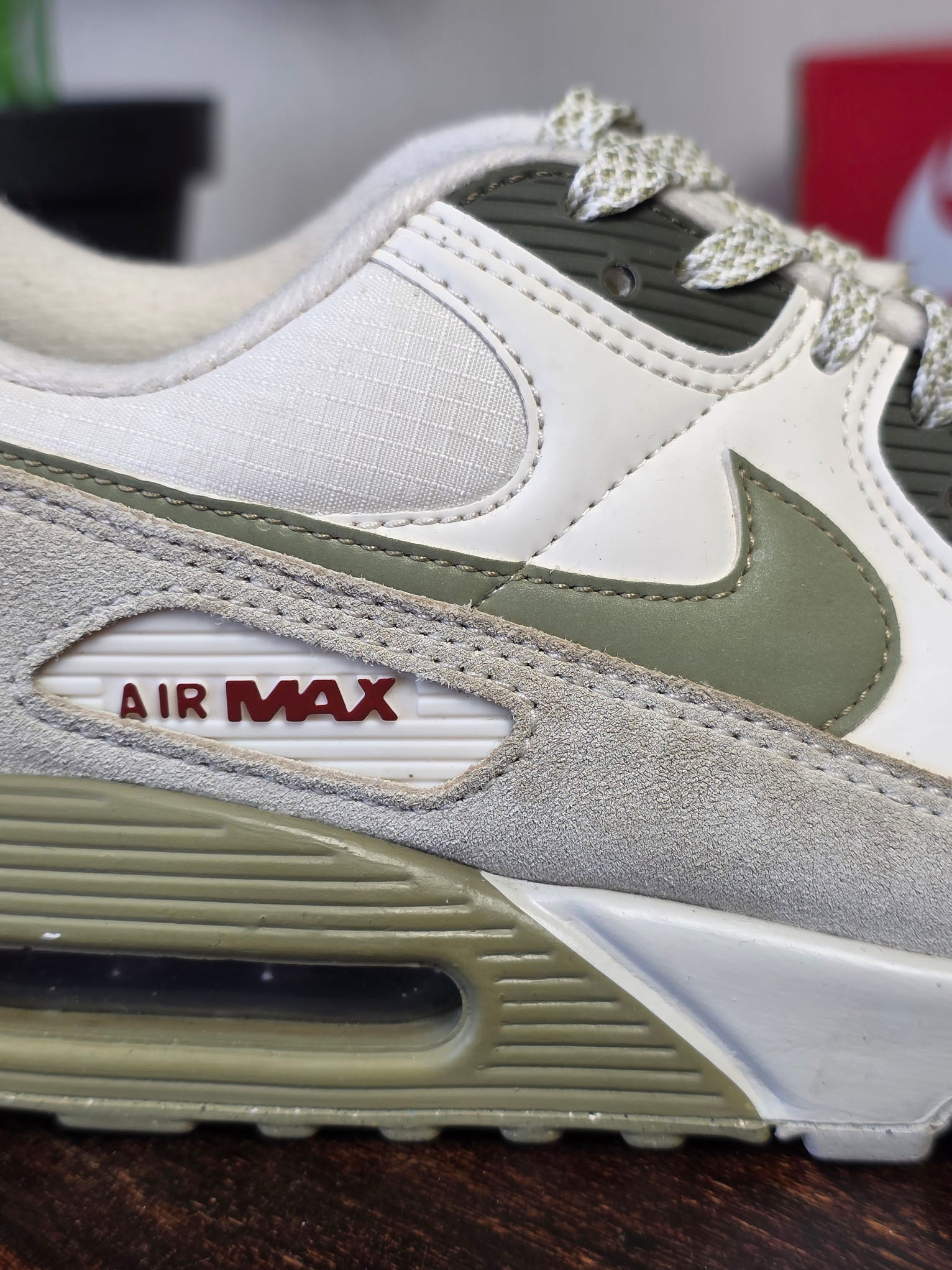 Nike Air Max 90 "Phantom Neutral Olive" maat 42,5