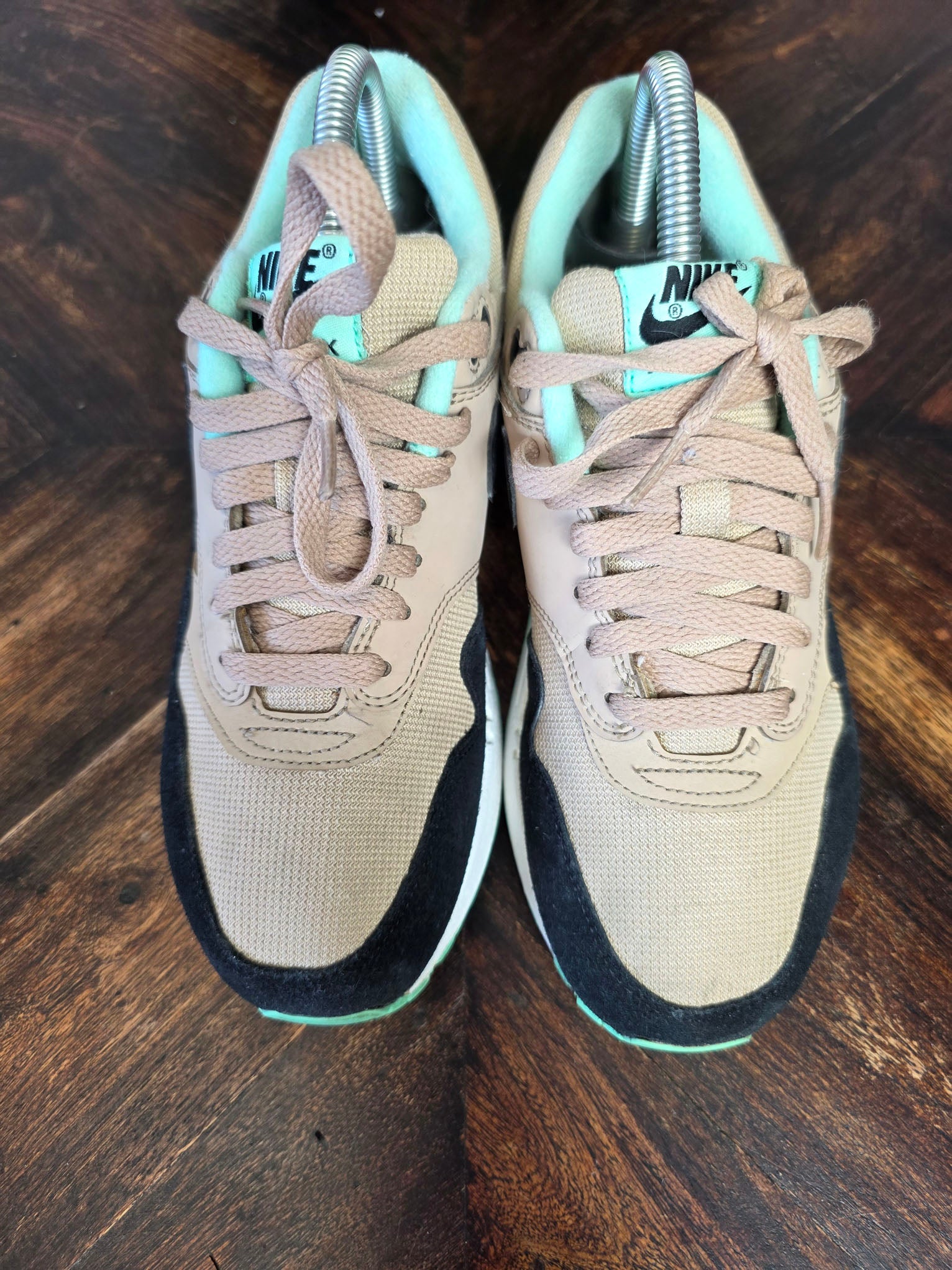Nike Air Max 1 "Desert Black Green Glow White" maat 37,5