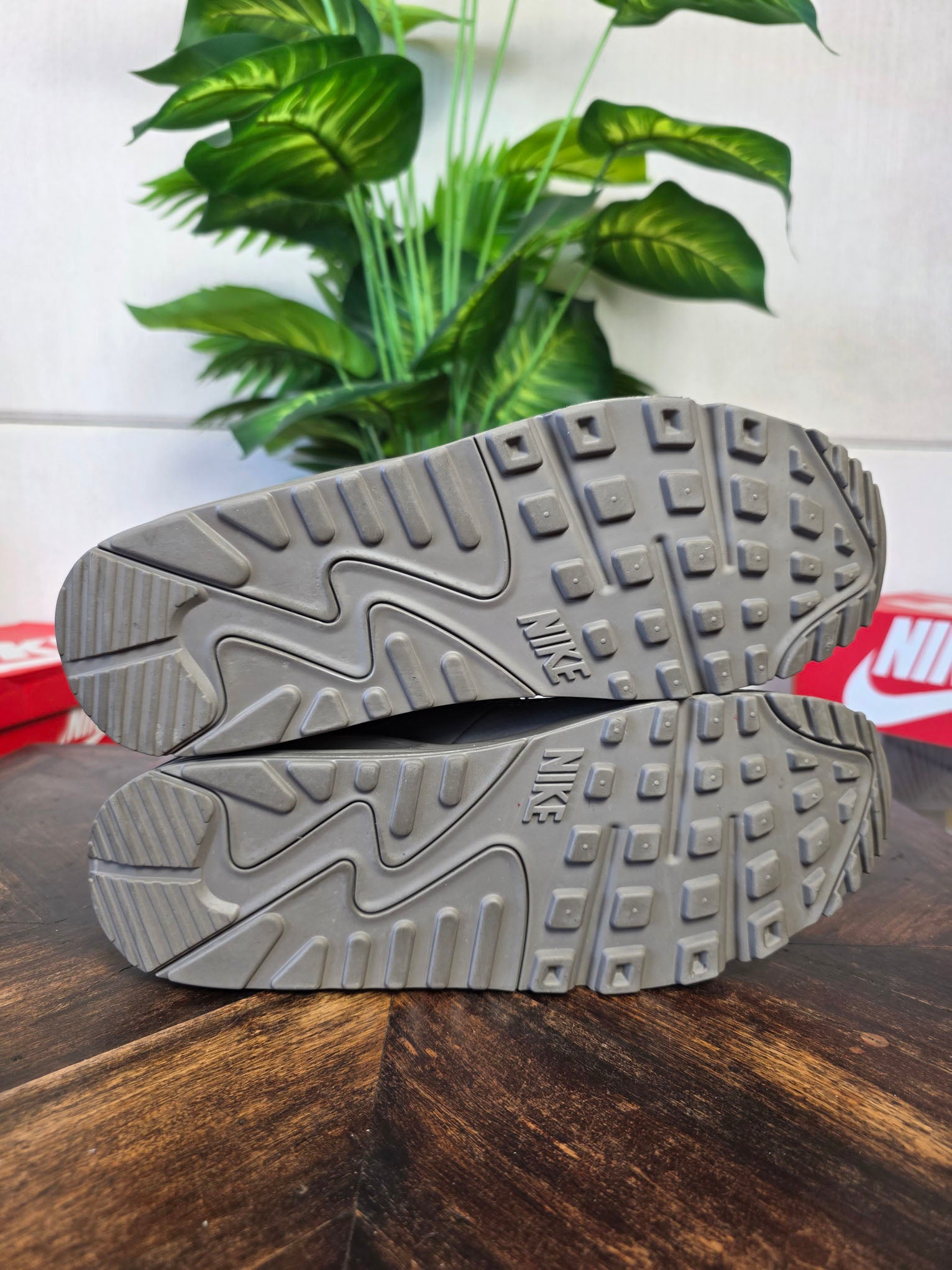 Nike Air Max 90 Cave Stone maat 44,5